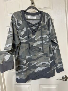 The Sweatshirt Project Camo Lace Up Pullover Sweatshirt Soft Cozy Olive Gray XL